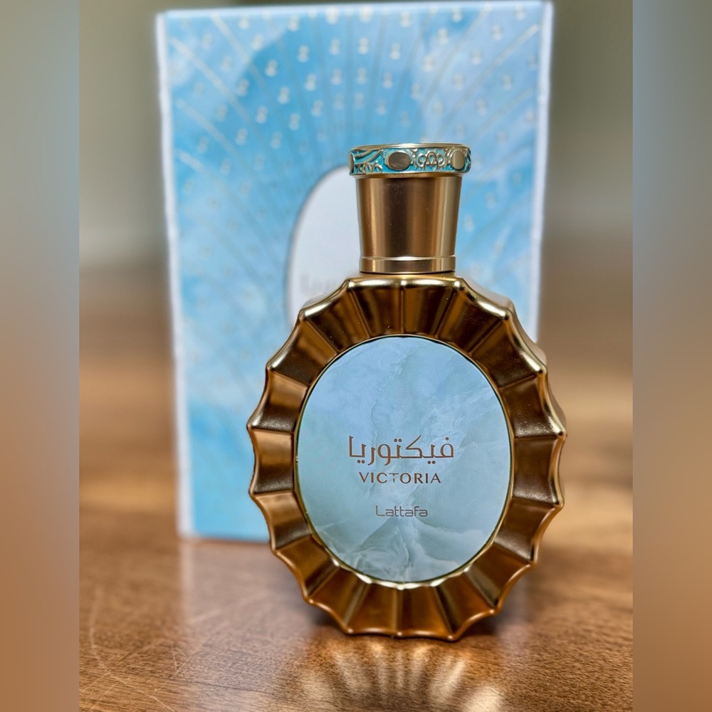 Lattafa Victoria perfume